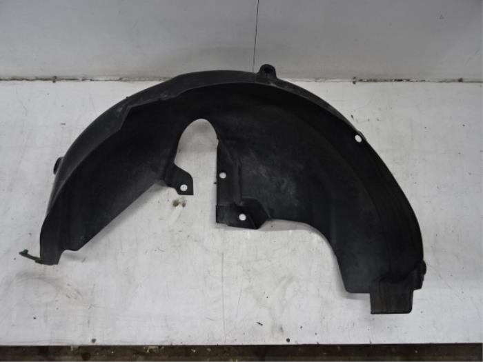 Usados Protector interno Renault Clio Precio € 40,00 IVA incluido ofrecido por Collignon & Fils