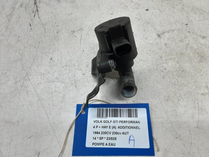 Begagnade Vattenpump Volkswagen E-Golf Pris € 50,00 Inklusive moms erbjuds av Collignon & Fils