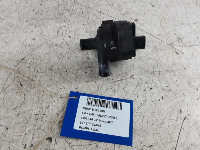 Begagnade Vattenpump Mercedes B-Klasse Pris € 50,00 Inklusive moms erbjuds av Collignon & Fils