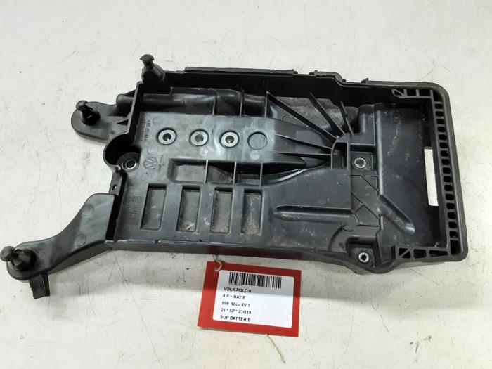 Begagnade Extrabatteri Volkswagen Polo Pris € 25,00 Inklusive moms erbjuds av Collignon & Fils