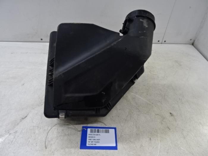 Begagnade Luftfilter BMW 3-Serie Pris € 75,00 Inklusive moms erbjuds av Collignon & Fils