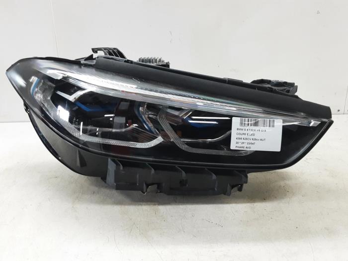 Używane Reflektor prawy BMW 8-Serie Cena € 2.500,01 Z VAT oferowane przez Collignon & Fils