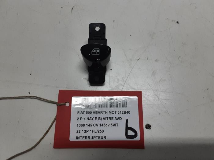 Używane Przelacznik Fiat 500 Cena € 20,00 Z VAT oferowane przez Collignon & Fils