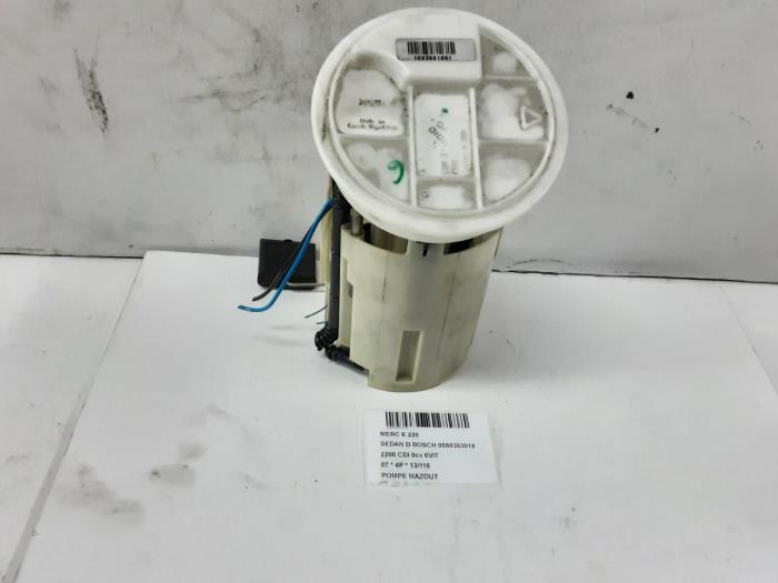Begagnade Dieselpump Mercedes E-Klasse Pris € 50,00 Inklusive moms erbjuds av Collignon & Fils