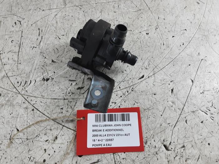 Begagnade Vattenpump Mini Clubman Pris € 50,00 Inklusive moms erbjuds av Collignon & Fils