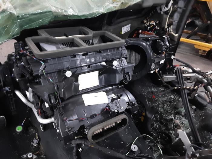 Używane Grzejnik BMW X4 Cena € 250,00 Z VAT oferowane przez Collignon & Fils