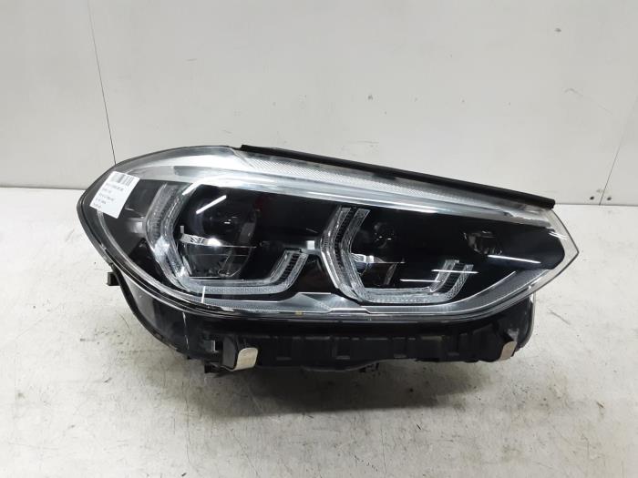 Używane Reflektor prawy BMW X4 Cena € 700,00 Z VAT oferowane przez Collignon & Fils