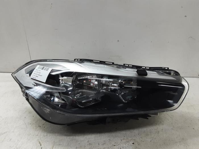 Używane Reflektor prawy BMW X2 Cena € 350,00 Z VAT oferowane przez Collignon & Fils