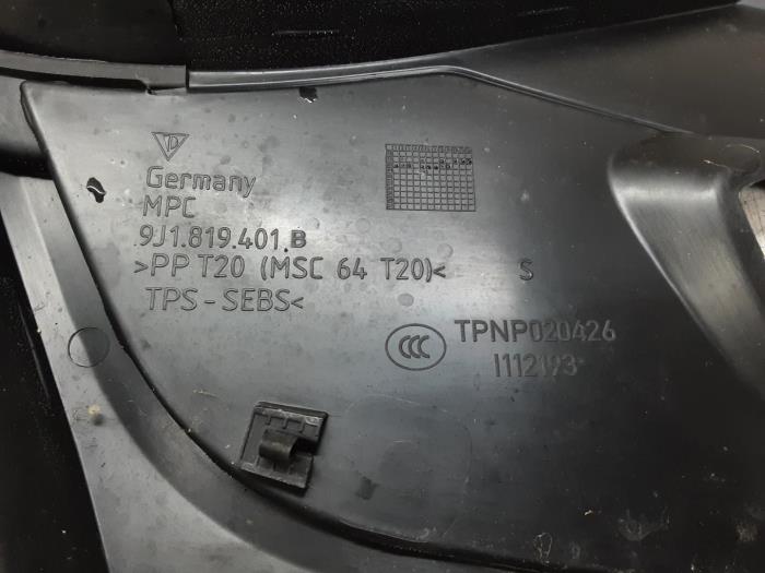 Używane Owiewka Porsche Taycan Cena € 99,99 Z VAT oferowane przez Collignon & Fils