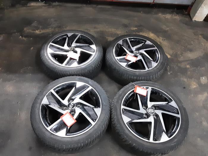 Gebrauchte Felgen Set Hyundai I10 Preis € 600,00 Mit Mehrwertsteuer angeboten von Collignon & Fils