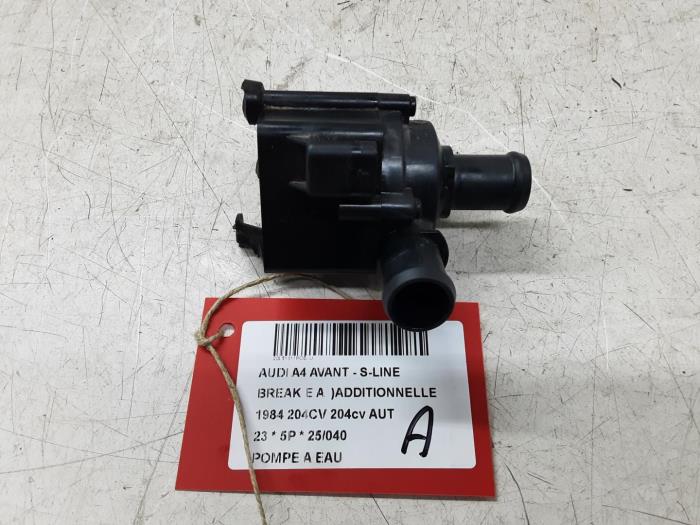 Begagnade Vattenpump Audi A4 Pris € 50,00 Inklusive moms erbjuds av Collignon & Fils