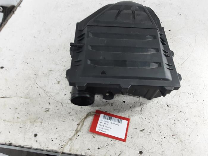 Begagnade Luftfilter Volkswagen Golf Sportsvan Pris € 75,00 Inklusive moms erbjuds av Collignon & Fils