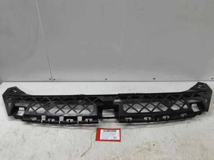 Begagnade Front Mercedes A-Klasse Pris € 75,00 Inklusive moms erbjuds av Collignon & Fils