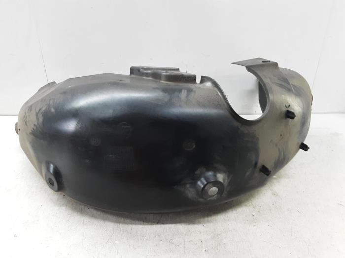 Usados Protector interno Renault Clio Precio € 40,00 IVA incluido ofrecido por Collignon & Fils