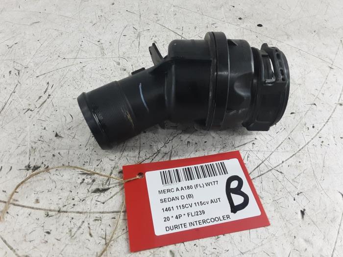 Gebrauchte Intercooler Schlauch Mercedes A-Klasse Preis € 30,00 Mit Mehrwertsteuer angeboten von Collignon & Fils