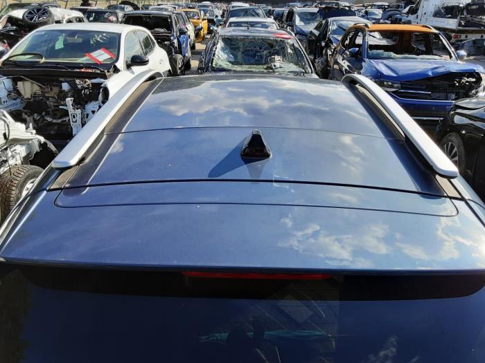 Używane Dach Kia Stonic Cena € 400,00 Z VAT oferowane przez Collignon & Fils