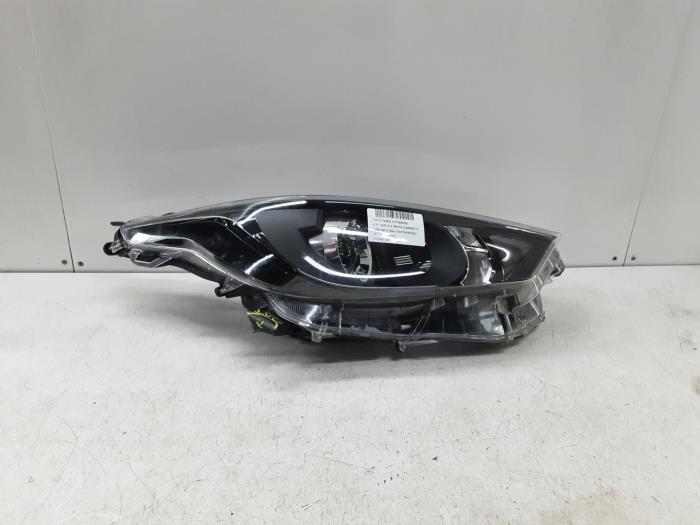 Używane Reflektor prawy Mazda 2 Hybrid Cena € 99,99 Z VAT oferowane przez Collignon & Fils