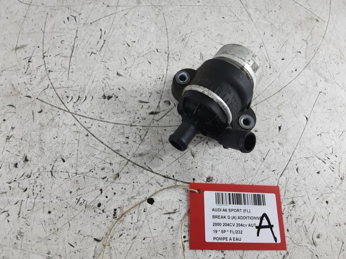 Begagnade Vattenpump Audi A6 Pris € 50,00 Inklusive moms erbjuds av Collignon & Fils