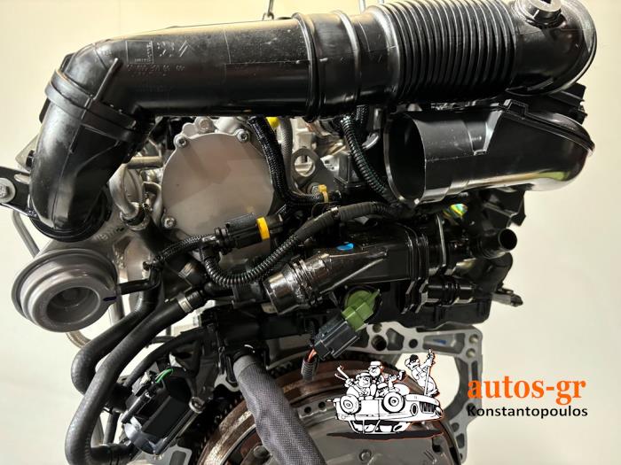 Engine Peugeot 208 II 1.2 Vti 12V PureTech 130 - EB2DTS HN02