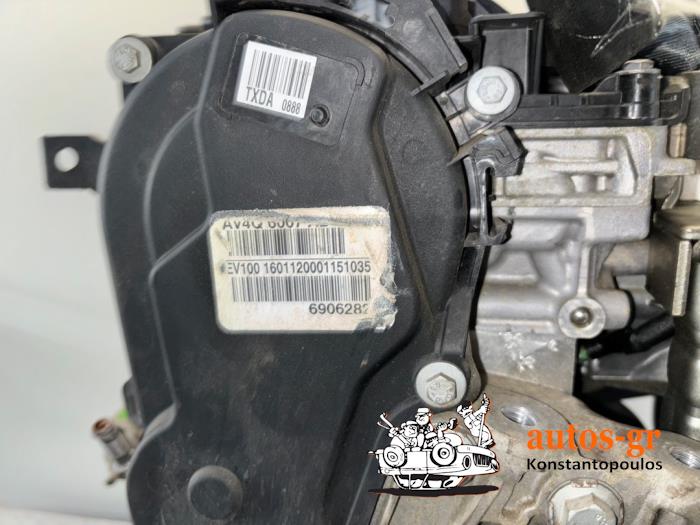 Engine from a Ford Kuga II (DM2) 2.0 TDCi 16V 163 4x4 2014