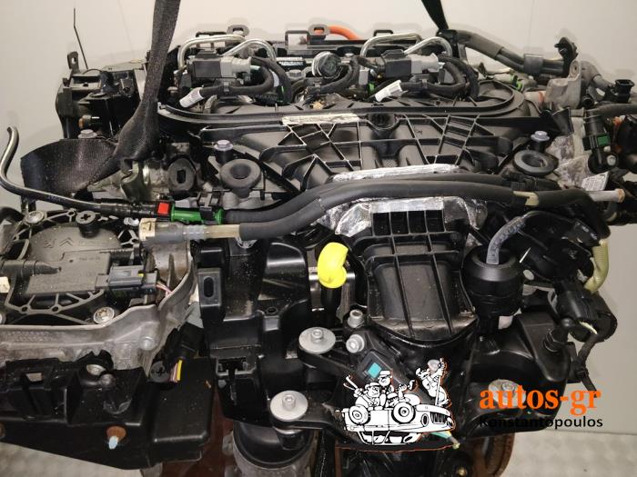 Engine from a Citroën Jumpy (G9) 2.0 HDI 140 16V 2010