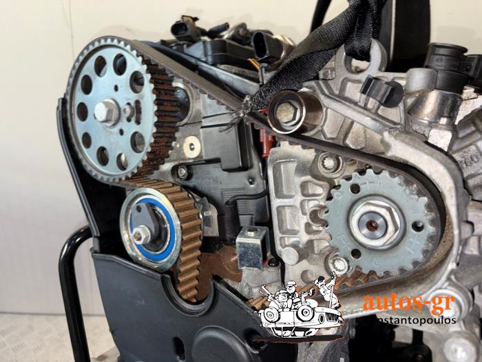 Engine from a Audi A6 Avant (C7) 2.0 TDI 16V 2017