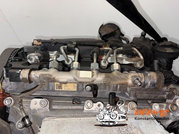 Engine from a Audi A6 Avant (C7) 2.0 TDI 16V 2017