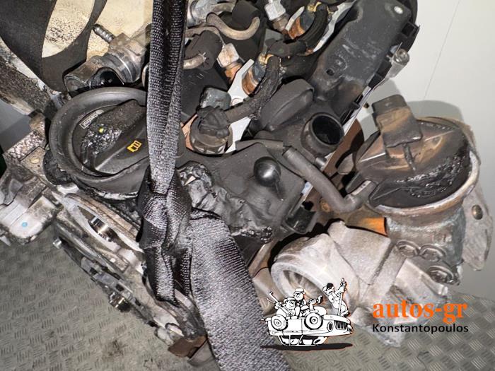 Engine from a Audi A6 Avant (C7) 2.0 TDI 16V 2017