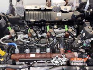 Motor van een Ford Transit 2.0 TDCi 16V Eco Blue 130 2020