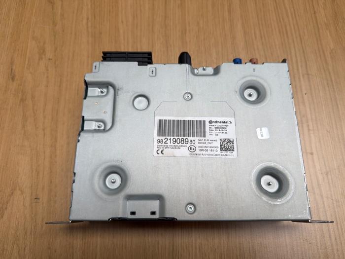 Używane Radio Opel Crossland (X) 1.5 CDTI 120 Cena € 302,50 Z VAT oferowane przez SP Parts
