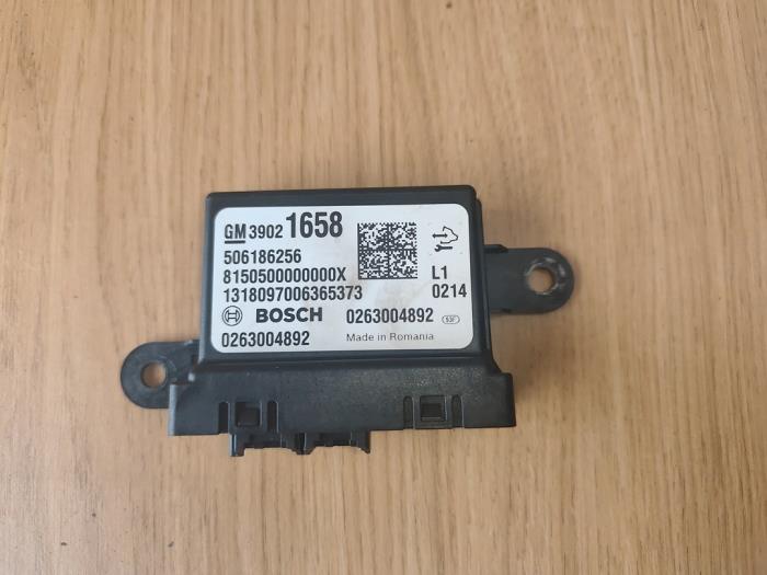 Begagnade PDC-modul Opel Adam 1.4 16V Pris € 60,50 Inklusive moms erbjuds av SP Parts