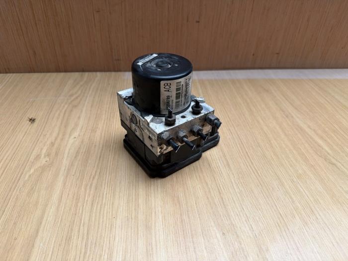 Begagnade ABS-pump Opel Astra J (PC6/PD6/PE6/PF6) 1.6 16V Ecotec Pris € 181,50 Inklusive moms erbjuds av SP Parts