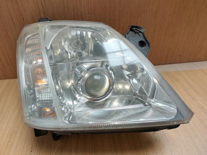 Używane Reflektor prawy Opel Meriva (A) Cena € 151,25 Z VAT oferowane przez SP Parts