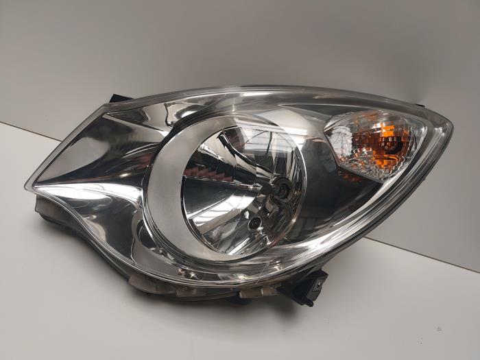 Używane Reflektor lewy Opel Agila Mk.II (B) 1.2 16V Twinport Cena € 121,00 Z VAT oferowane przez SP Parts