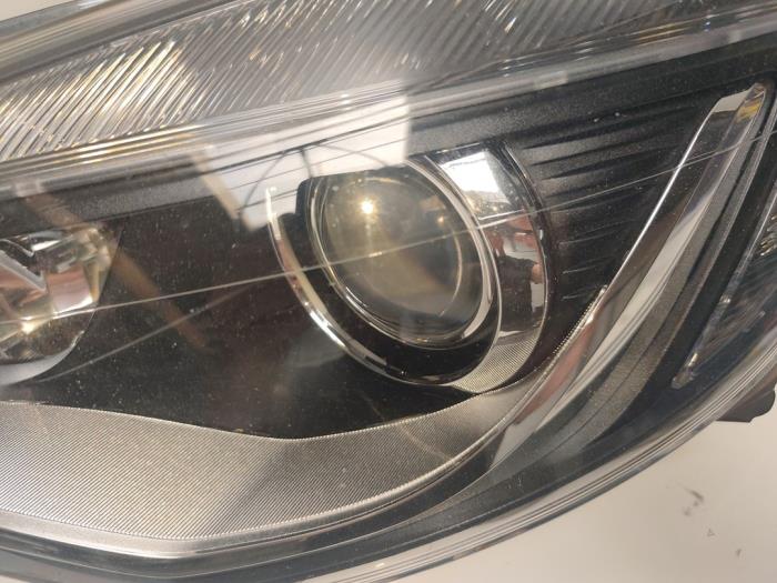 Używane Reflektor lewy Opel Astra J Sports Tourer (PD8/PE8/PF8) 1.7 CDTi 16V Cena € 786,50 Z VAT oferowane przez SP Parts