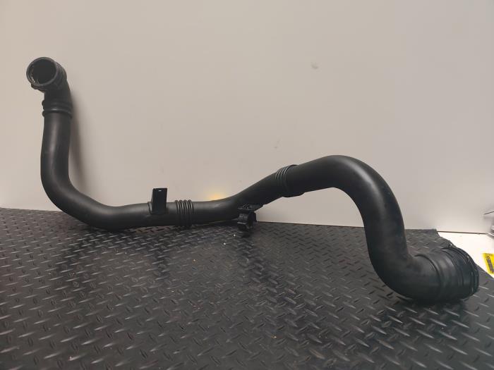 Intercooler Rohr van een Opel Astra K 1.4 Turbo 16V 2016