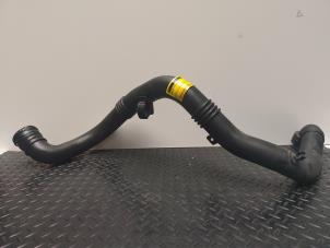 Intercooler Rohr van een Opel Astra K 1.4 Turbo 16V 2016