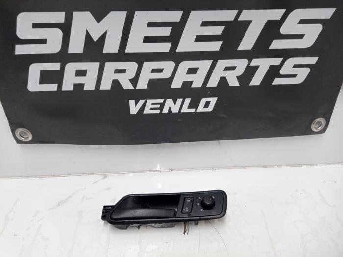 Usados Interruptor combinado de ventanillas Volkswagen Caddy III (2KA,2KH,2CA,2CH) 1.6 TDI 16V Precio € 20,00 Norma de margen ofrecido por Smeets Autos Venlo