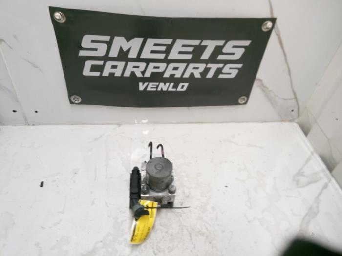 Begagnade ABS-pump Fiat Punto II (188) 1.4 16V Pris € 39,94 Marginaltabell erbjuds av Smeets Autos Venlo