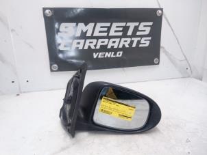 Usagé Rétroviseur extérieur droit Daihatsu Cuore (L251/271/276) 1.0 12V DVVT Prix € 49,98 Règlement à la marge proposé par Smeets Autos Venlo