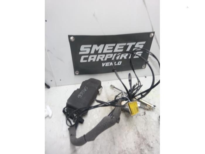 Usagé Module électronique central Peugeot 206 CC (2D) 1.6 16V Prix € 149,99 Règlement à la marge proposé par Smeets Autos Venlo