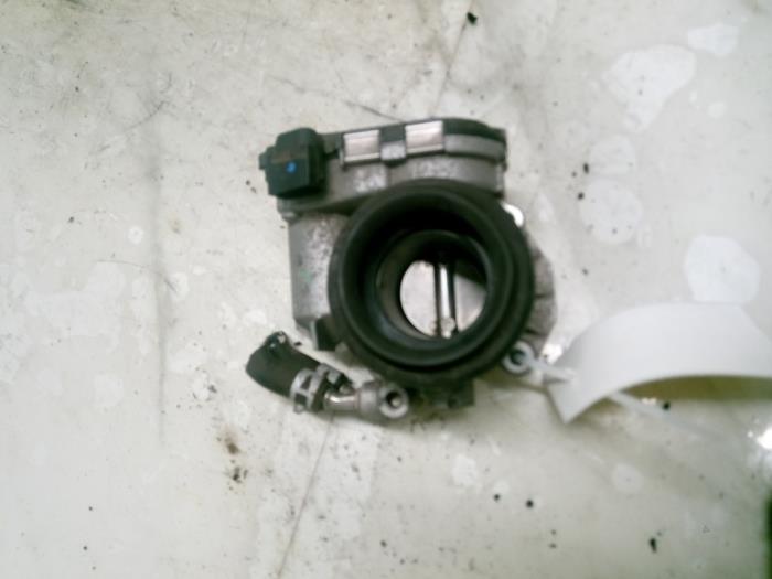 Gebrauchte Drosselklappengehäuse Peugeot 107 1.0 12V Preis € 24,98 Margenregelung angeboten von Smeets Autos Venlo