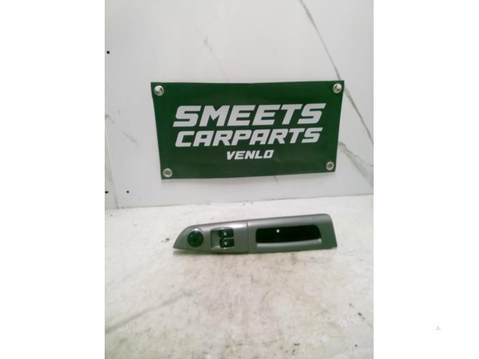 Usados Interruptor combinado de ventanillas Hyundai Getz 1.3i 12V Precio € 25,00 Norma de margen ofrecido por Smeets Autos Venlo