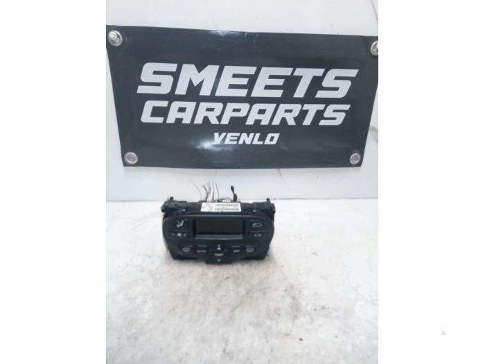 Używane Panel climatronic Peugeot 307 (3A/C/D) 1.6 16V Cena € 29,99 Procedura marży oferowane przez Smeets Autos Venlo