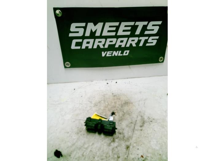 Usados Interruptor combinado de ventanillas Mercedes A (W168) 1.9 A-190 Precio € 24,99 Norma de margen ofrecido por Smeets Autos Venlo