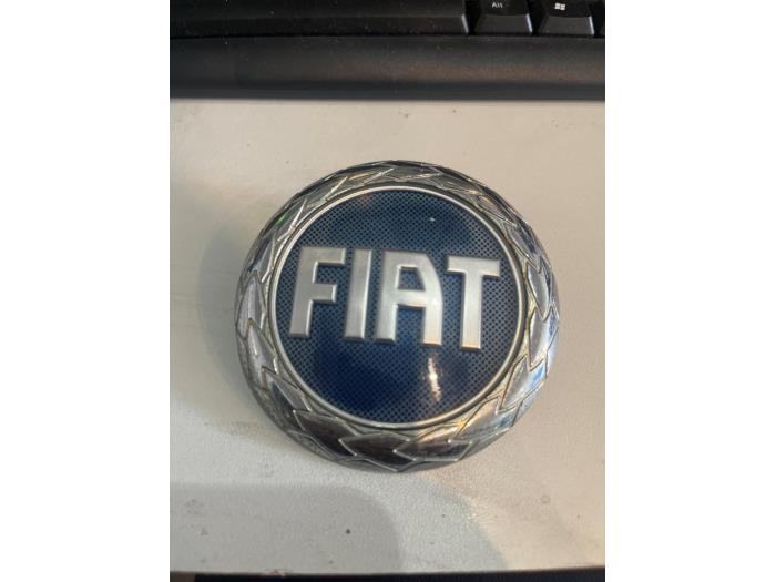 Używane Emblemat Fiat Panda (169) 1.2 Fire Cena € 25,00 Procedura marży oferowane przez Smeets Autos Venlo