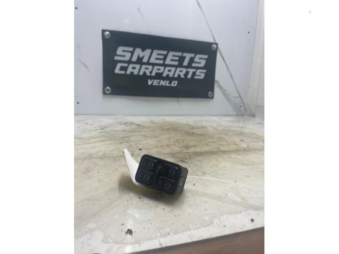 Usados Interruptor combinado de ventanillas Opel Zafira (F75) 1.8 16V Precio € 24,99 Norma de margen ofrecido por Smeets Autos Venlo