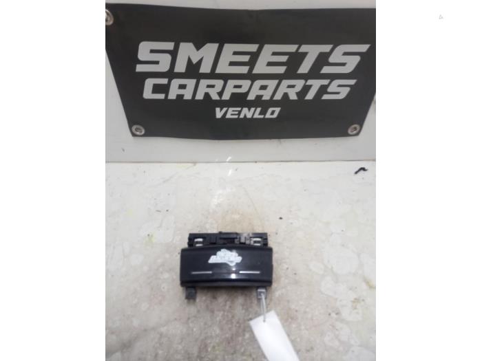 Begagnade Askkopp, fram Audi A3 (8P1) 1.6 Pris € 9,94 Marginaltabell erbjuds av Smeets Autos Venlo