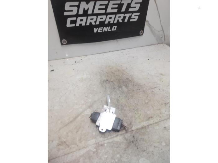 Usados Módulo de encendido Daihatsu Cuore (L251/271/276) 1.0 12V DVVT Precio € 14,94 Norma de margen ofrecido por Smeets Autos Venlo