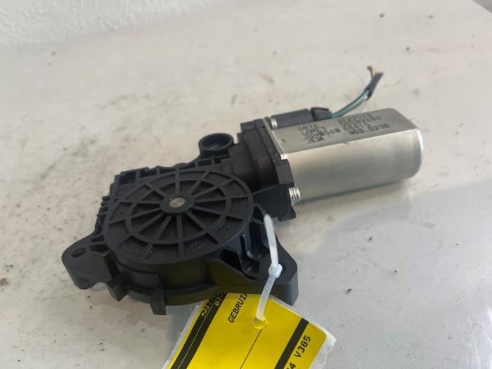 Usados Motor de ventanilla de puerta Fiat Stilo (192A/B) 1.4 16V Precio € 29,99 Norma de margen ofrecido por Smeets Autos Venlo